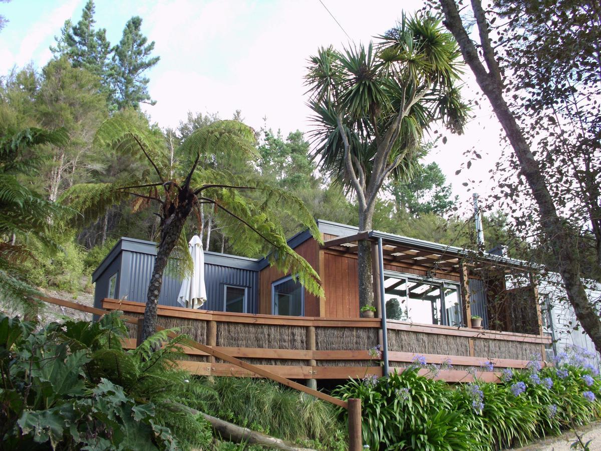 Cabbage Tree Chalet Parapara Room photo
