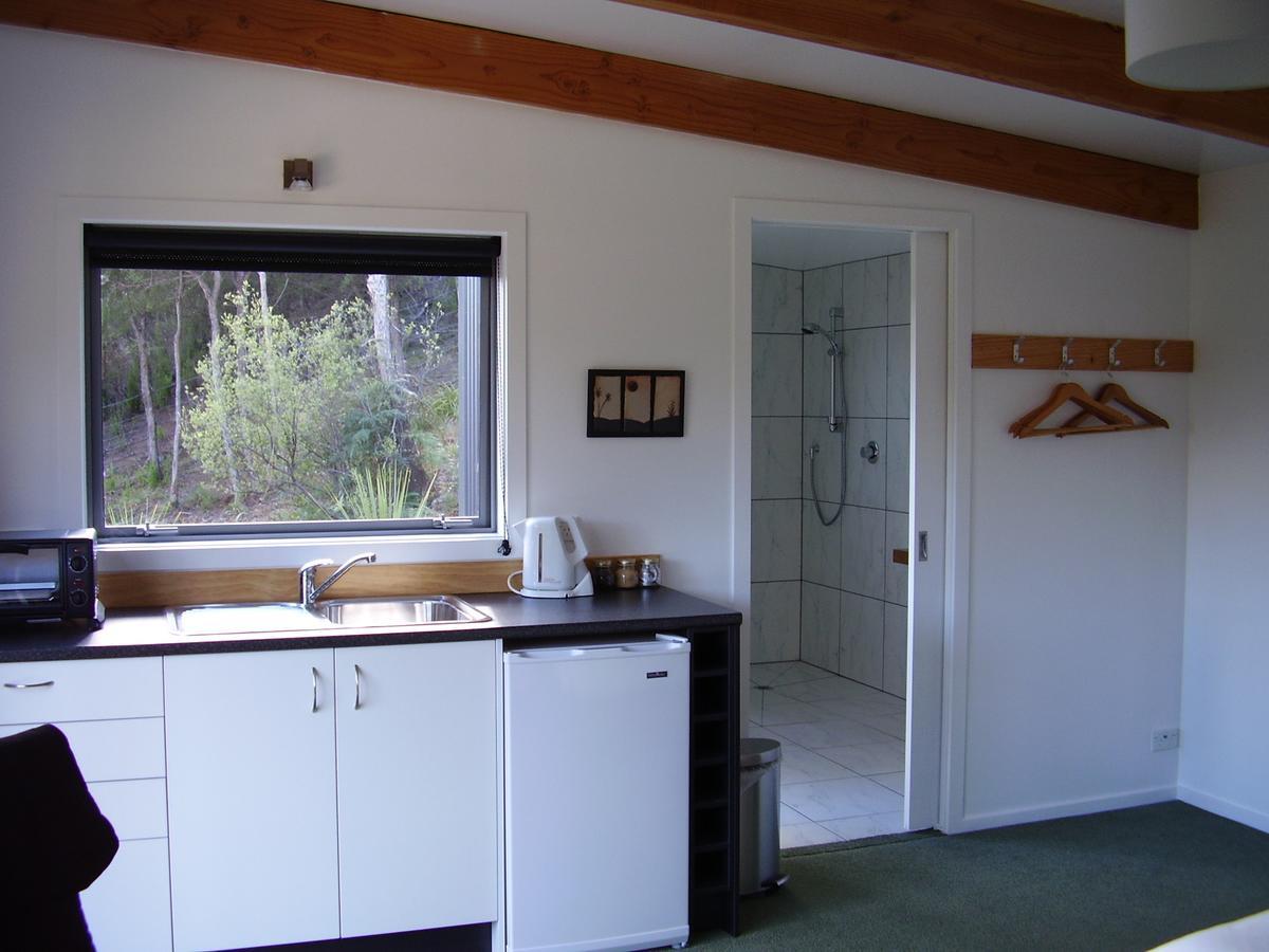 Cabbage Tree Chalet Parapara Room photo