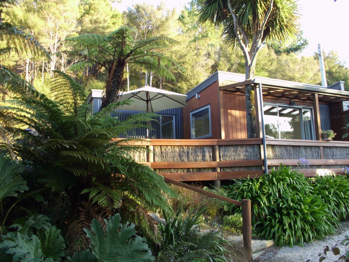 Cabbage Tree Chalet Parapara Room photo